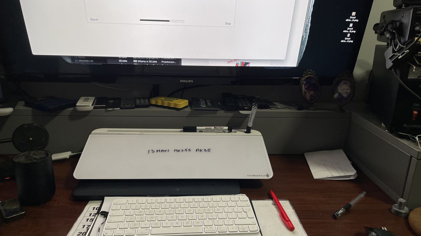 Customer photo review of Dry Erase Markers + Eraser - 10 Pack (for Black DeskBoard Buddy)