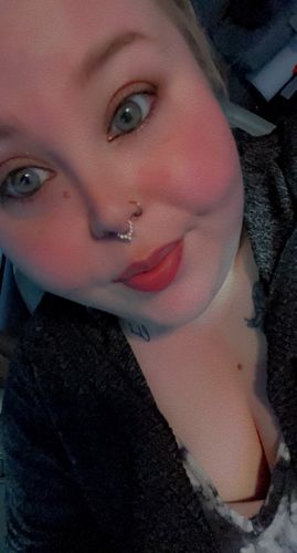 Customer photo review of Margot Hinged Seam Ring