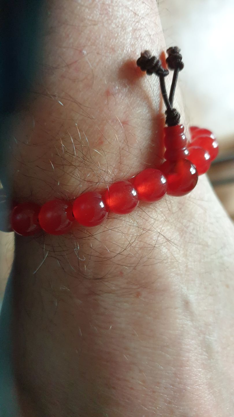 Customer photo review of Bracelet Tibétain | Cornalines Rouges | NEPAL 9mm