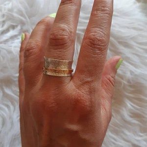 Customer photo review of Two Tone Silver Spinner Ring