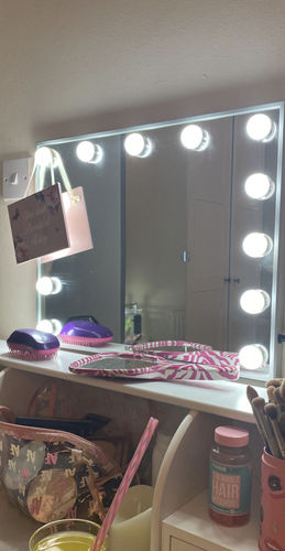 Customer photo review of Hollywood Mirror Medium "CELEBRITY"