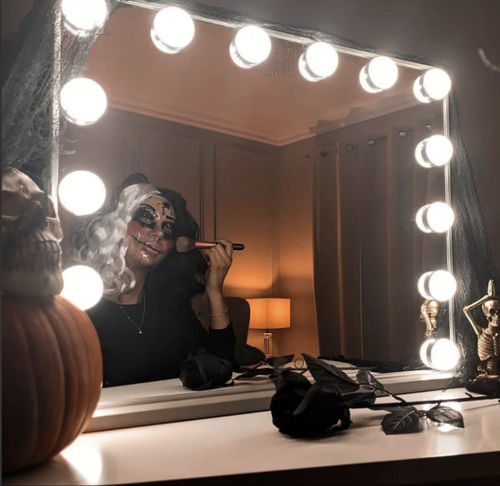 Customer photo review of Hollywood Mirror Medium "CELEBRITY"