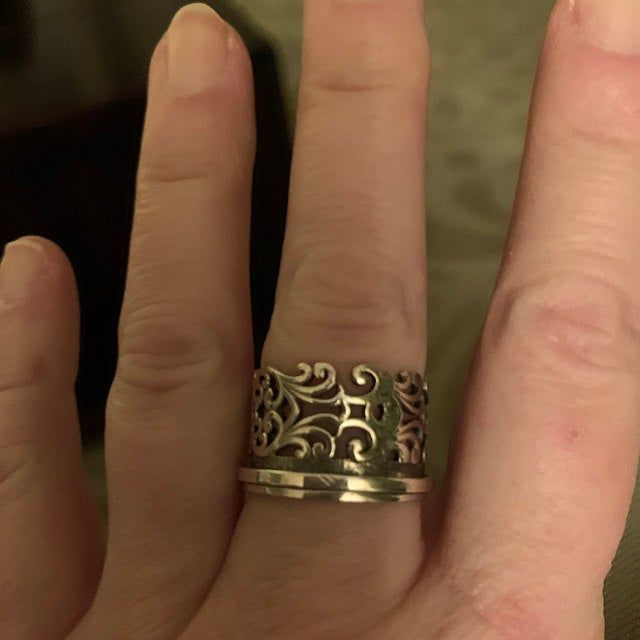 Customer photo review of Unique Women's Spinner Ring Sterling Silver