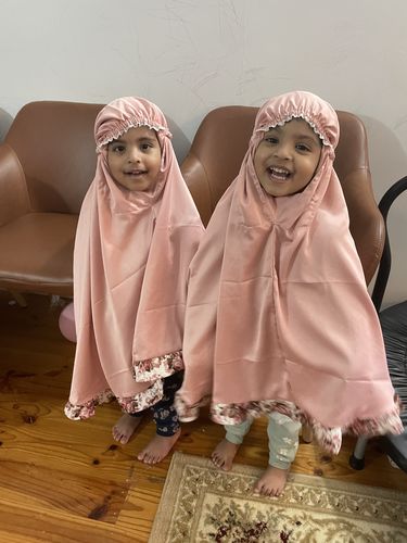 Customer photo review of Girls 2pc Elegant Prayer Clothes - Pink