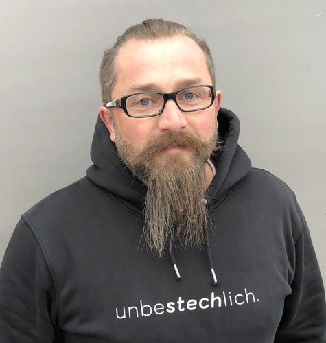 Customer photo review of DIE MÖHRE: GRÜNZEUG ORGANIC HOODIE BUBEN • UNBESTECHLICH