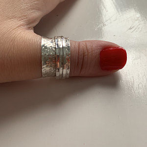 Customer photo review of Sterling Silver Flowers Meditation Ring