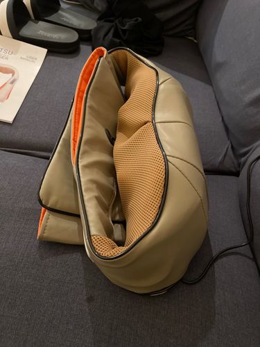 Customer photo review of HexoRelief™ Kneading Neck Massager