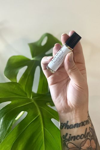 Customer photo review of FLORAL DEVILWOOD PERFUME OIL