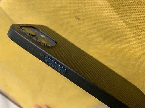 Customer photo review of Vexe Carbon Fiber Strong Slim Shock-Resistant Smartphone Case