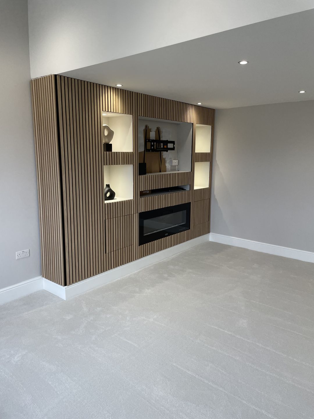Customer photo review of SlatWall Natural Oak Sample