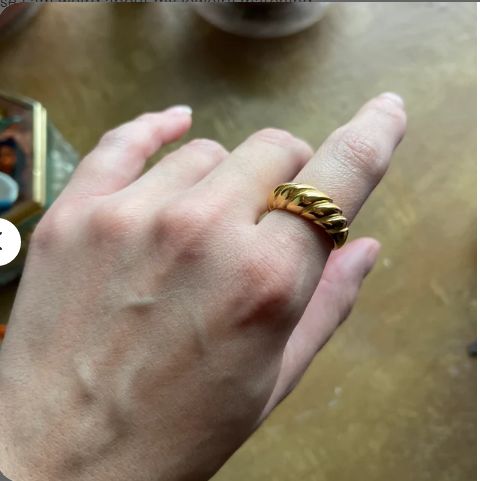 Customer photo review of Gold Chunky Twisted Ring