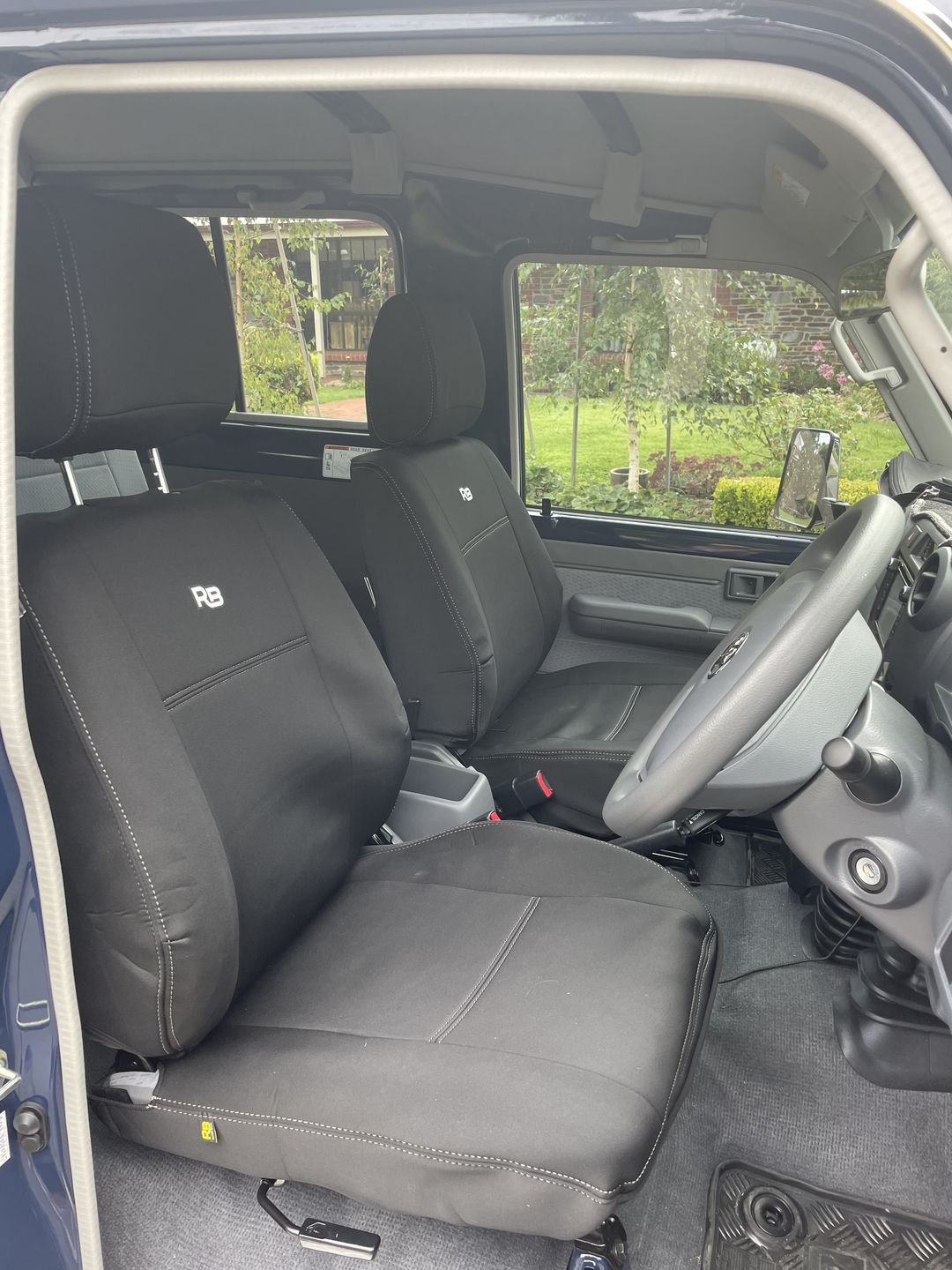 Customer photo review of Toyota Landcruiser 76/78 Series GXL Neoprene 2x Front Seat Covers (Made to Order)