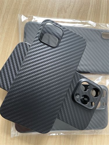 Customer photo review of Vexe Carbon Fiber Strong Slim Shock-Resistant Smartphone Case
