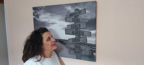 Customer photo review of Lienzo Muelle de Madera con Nombres Personalizados
