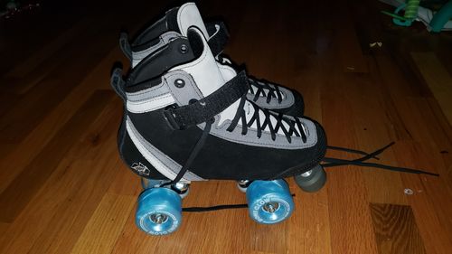 Customer photo review of ParkStar Park Roller Skates