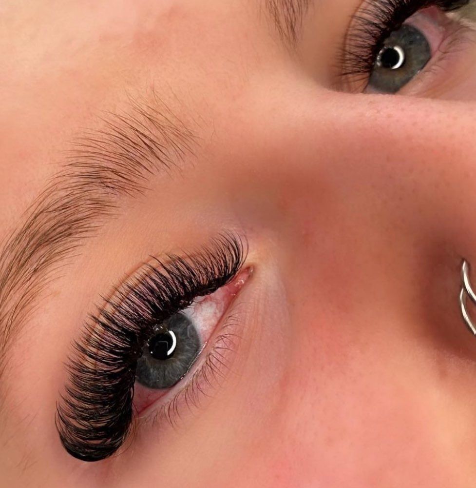 Customer photo review of Super Easy Fan Lash Extensions 0.07mm