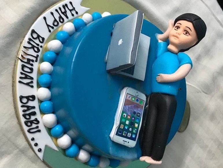 Customer photo review of Side Workaholic Cake