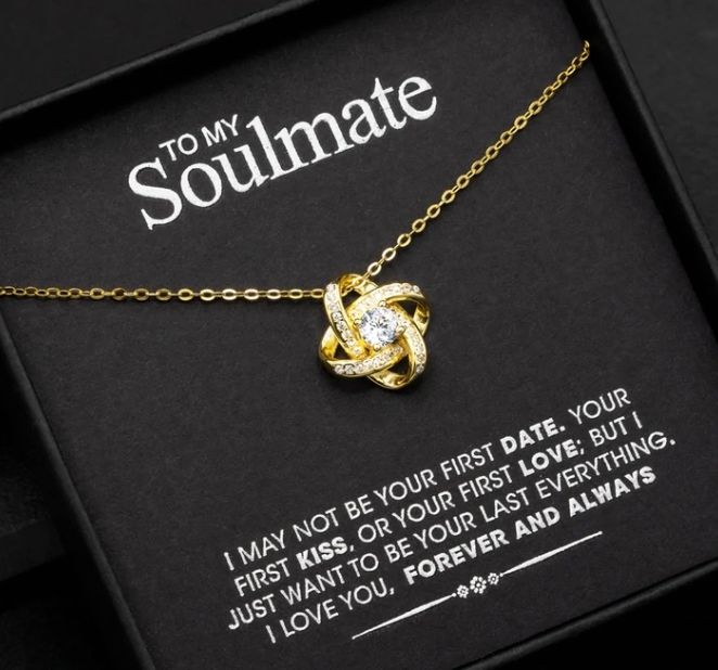 Customer photo review of "To my Soulmate" - Silver Love knot necklace