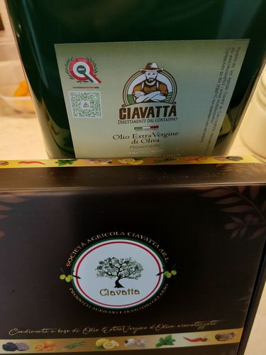 Customer photo review of 2 Latte da 5 lt Olio Extravergine Provenzale