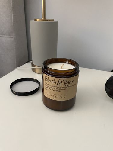 Customer photo review of Blush & Vyne Signature Candle