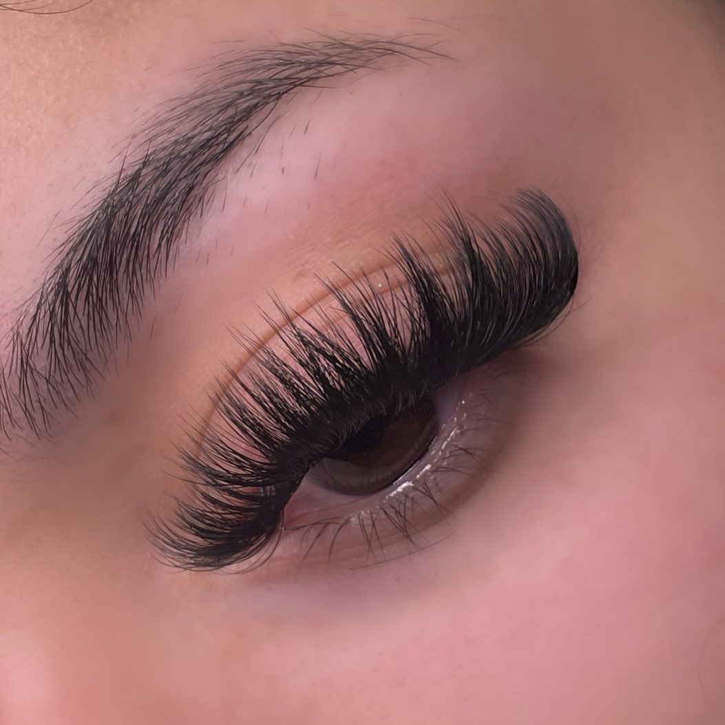 Customer photo review of Super Easy Fan Lash Extensions 0.07mm