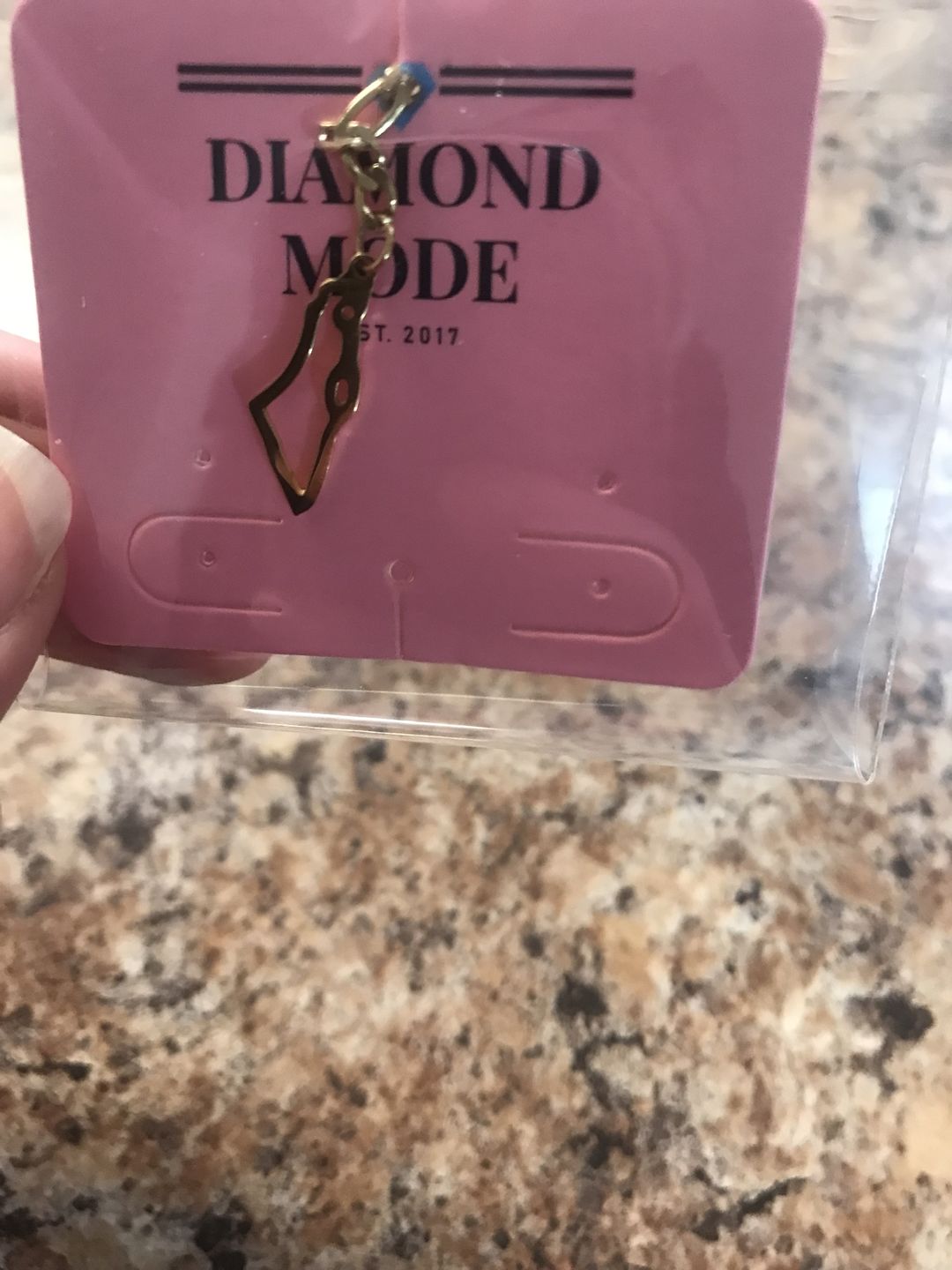 Customer photo review of Nations Schlüssel Anhänger | 18K vergoldet