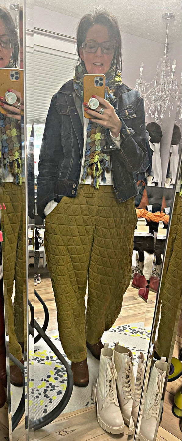 Customer photo review of Warm Solid Color Pocket Elastic Waist Lantern Pants