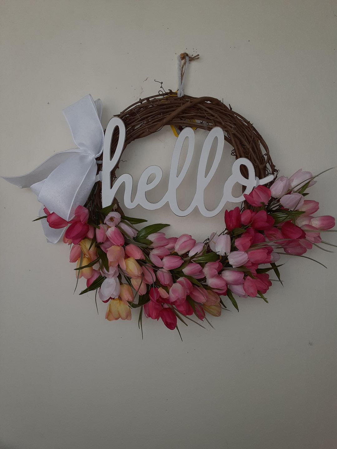 Customer photo review of 16" Oval Grapevine Wreath - DECOE-036