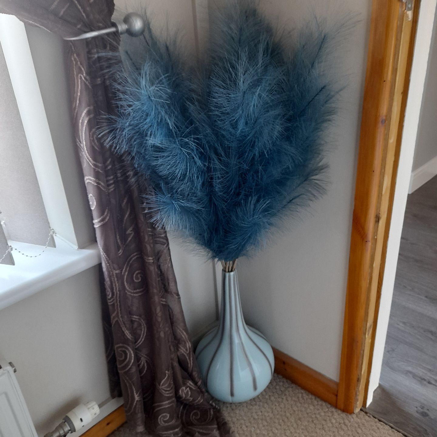 Customer photo review of Tall Faux Pampas Grass - Livid (Blue-Grey)