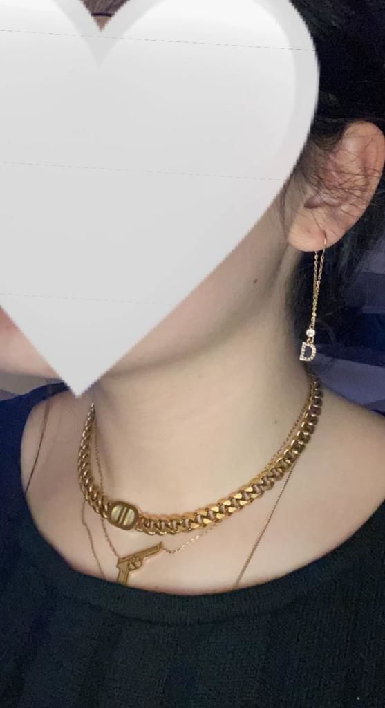 Customer photo review of Letter Ohrhänger | 18K vergoldet