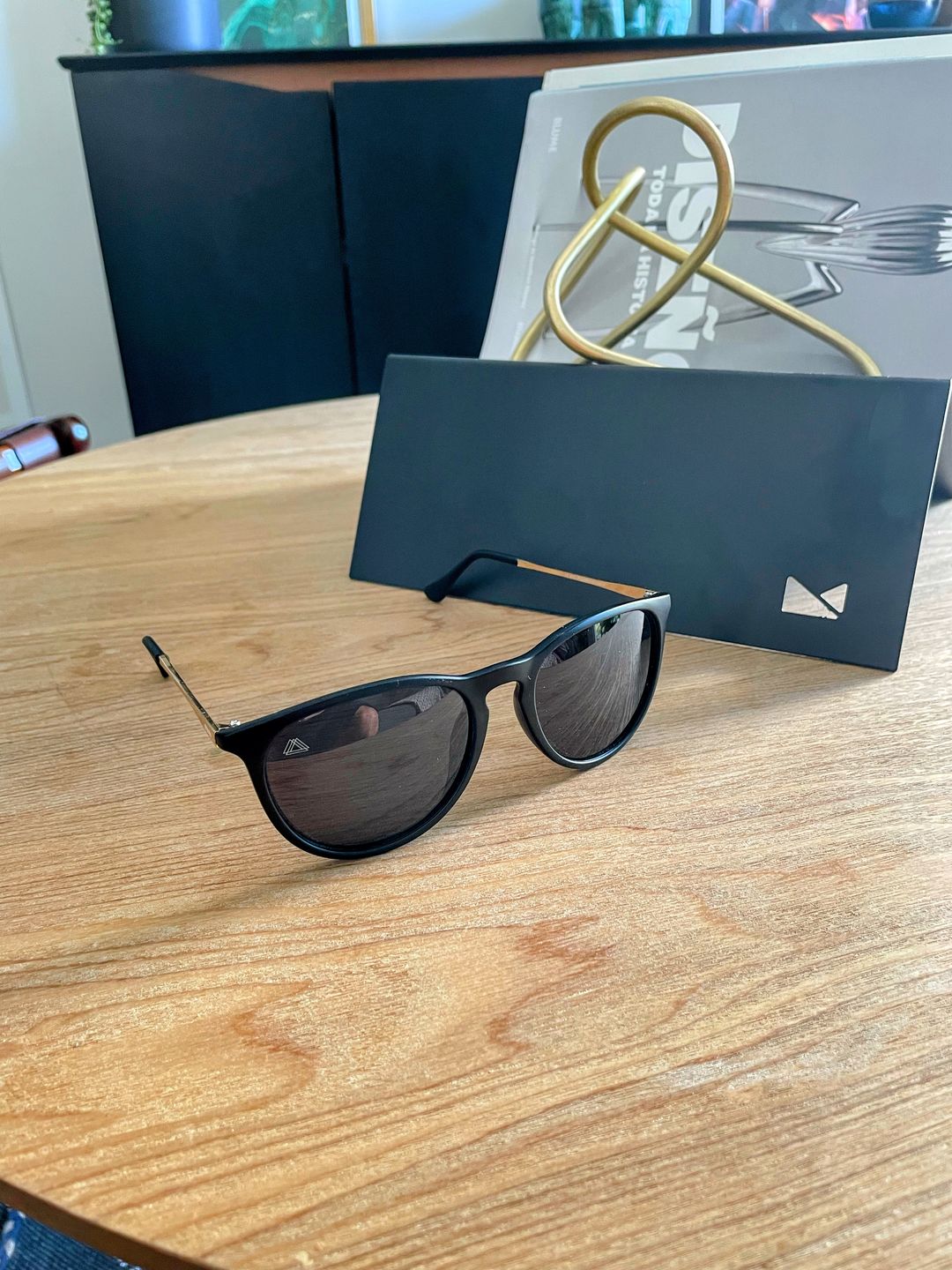 Customer photo review of Wolf Shadow - GOLD