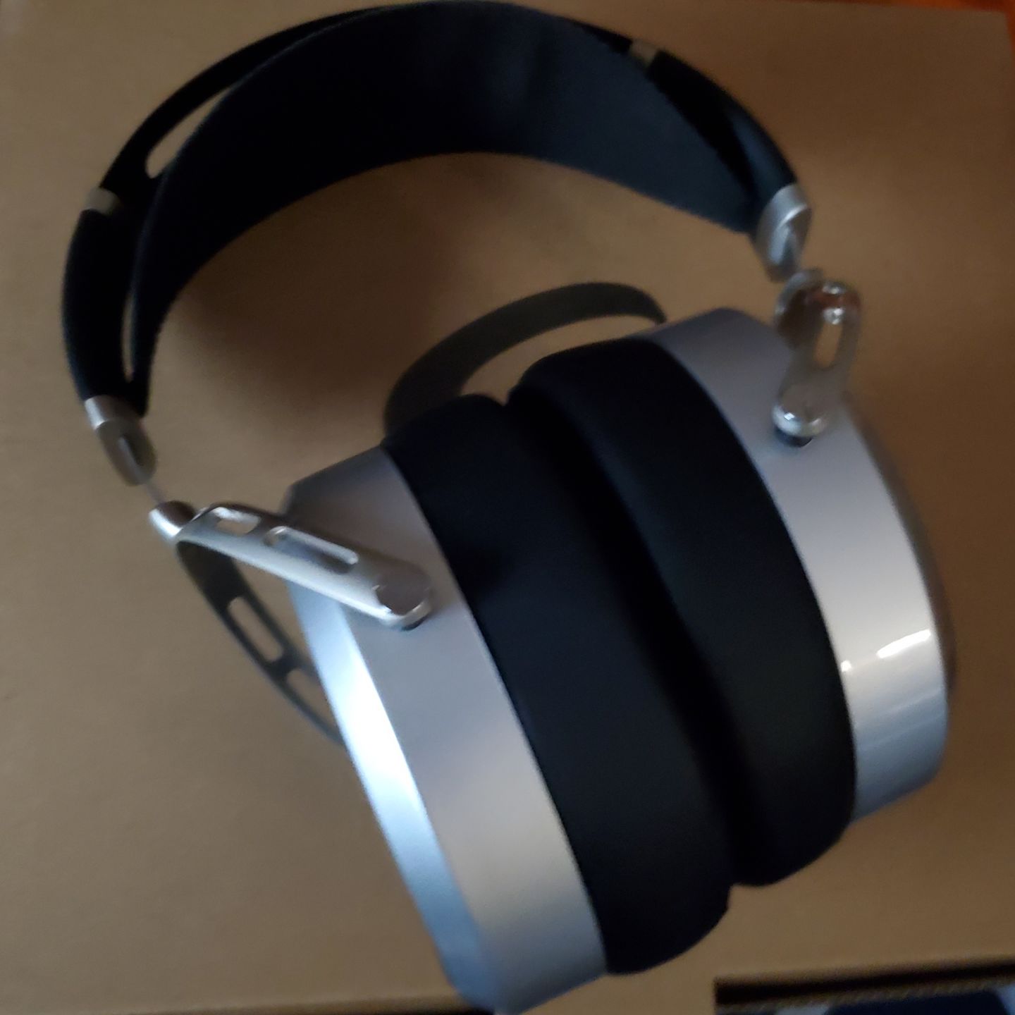 Customer photo review of Hifiman HE400se Entry-Level Headphones