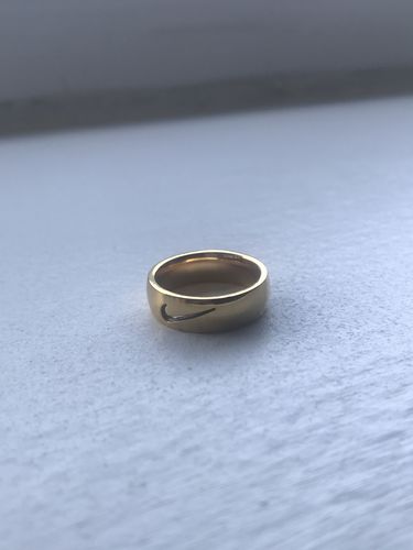 Customer photo review of Bague Swoosh Or