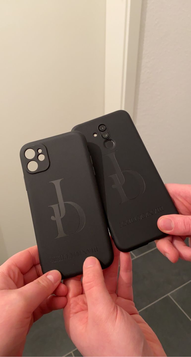 Customer photo review of ID Case - 2 Buchstaben, Datum (graviert)