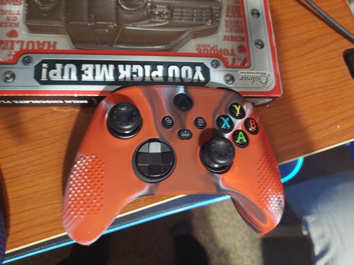 Customer photo review of Mystic Red - XBOX Series X/S Controller Skin
