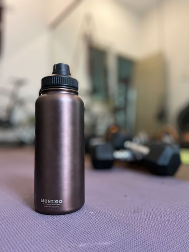 Customer photo review of 32oz Metallic Ace Bottle 950ml