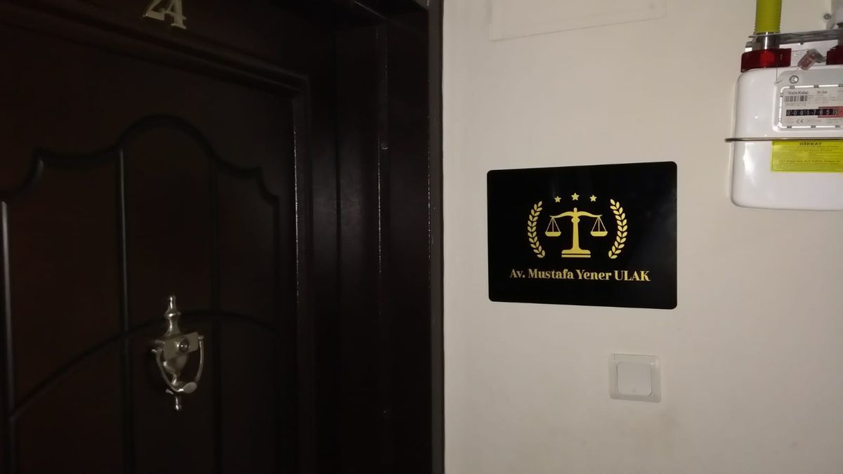Customer photo review of Siyah Pleksi Kapı Tabelası