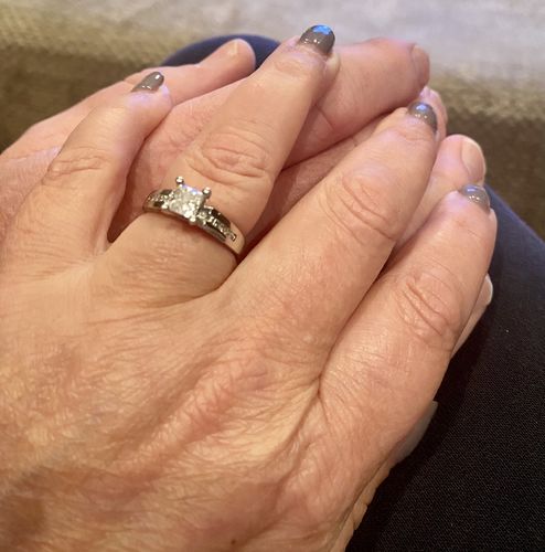 Customer photo review of 0.80-1.95 CT Princess & Round Cut Natural Diamonds - Engagement Ring