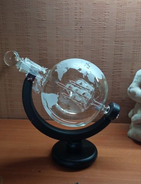 Customer photo review of Golden Globe Decanter