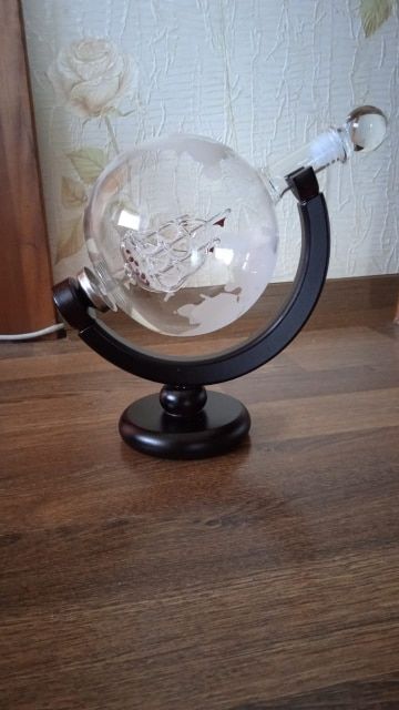 Customer photo review of Golden Globe Decanter