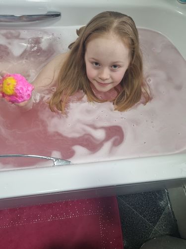 Customer photo review of Snow Fairies Money Bath Bomb