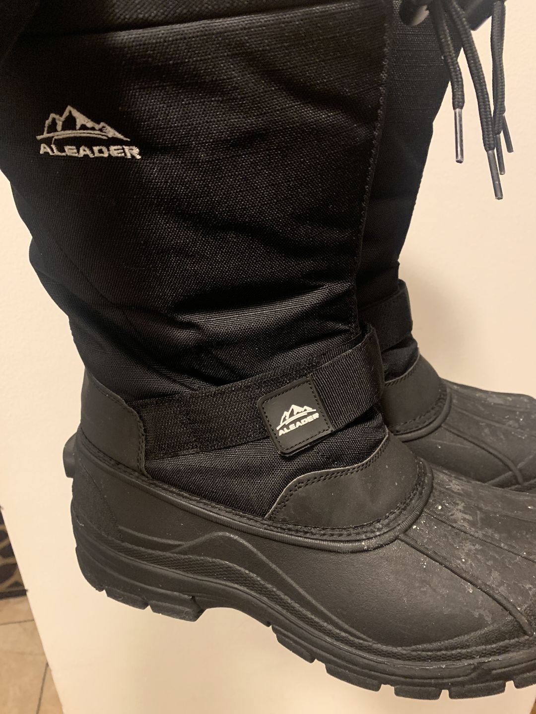 Customer photo review of Aleader Men’s Insulated Waterproof Winter Snow Boots - Black/Buckle