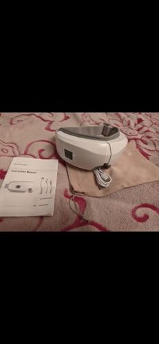 Customer photo review of HexoEyes™ Intelligent Eye Massager