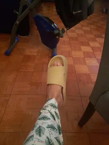 Customer photo review of Original Cushion Slides - Cloud Slides