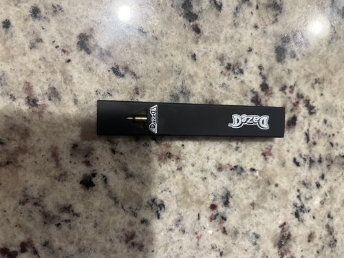 Customer photo review of DazeD8 Blue Razz Delta 8 Disposable (1g)