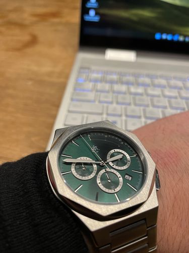 Customer photo review of Amos 2.0