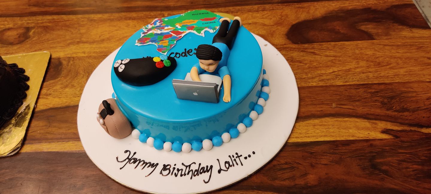 Customer photo review of Working Gamer Cake