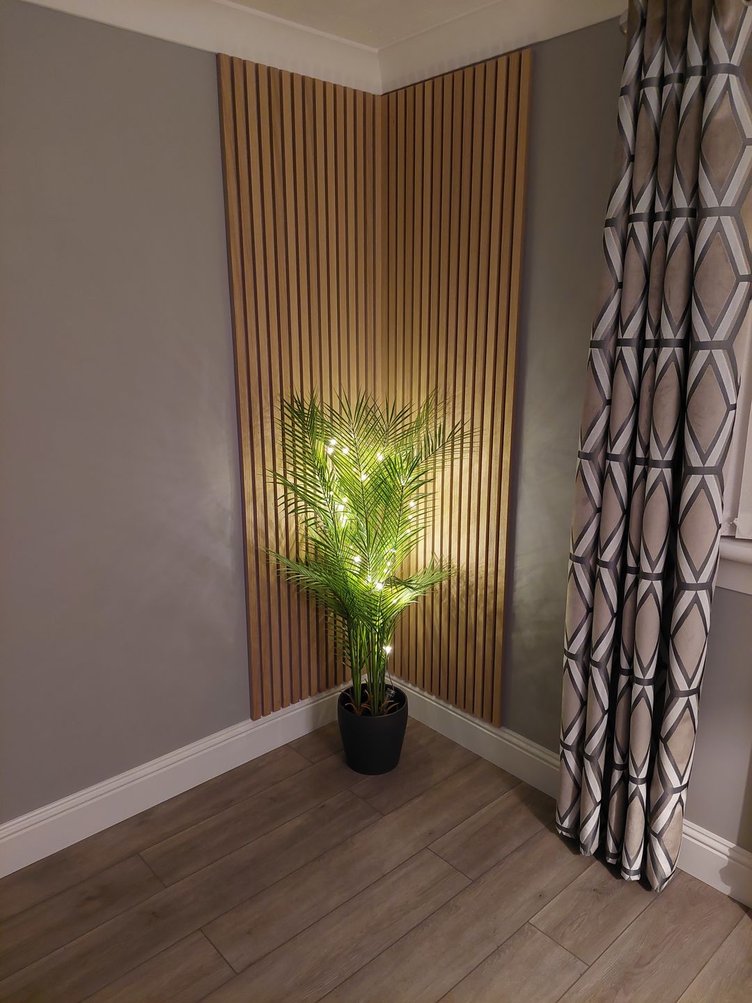 Customer photo review of SlatWall Natural Oak Sample