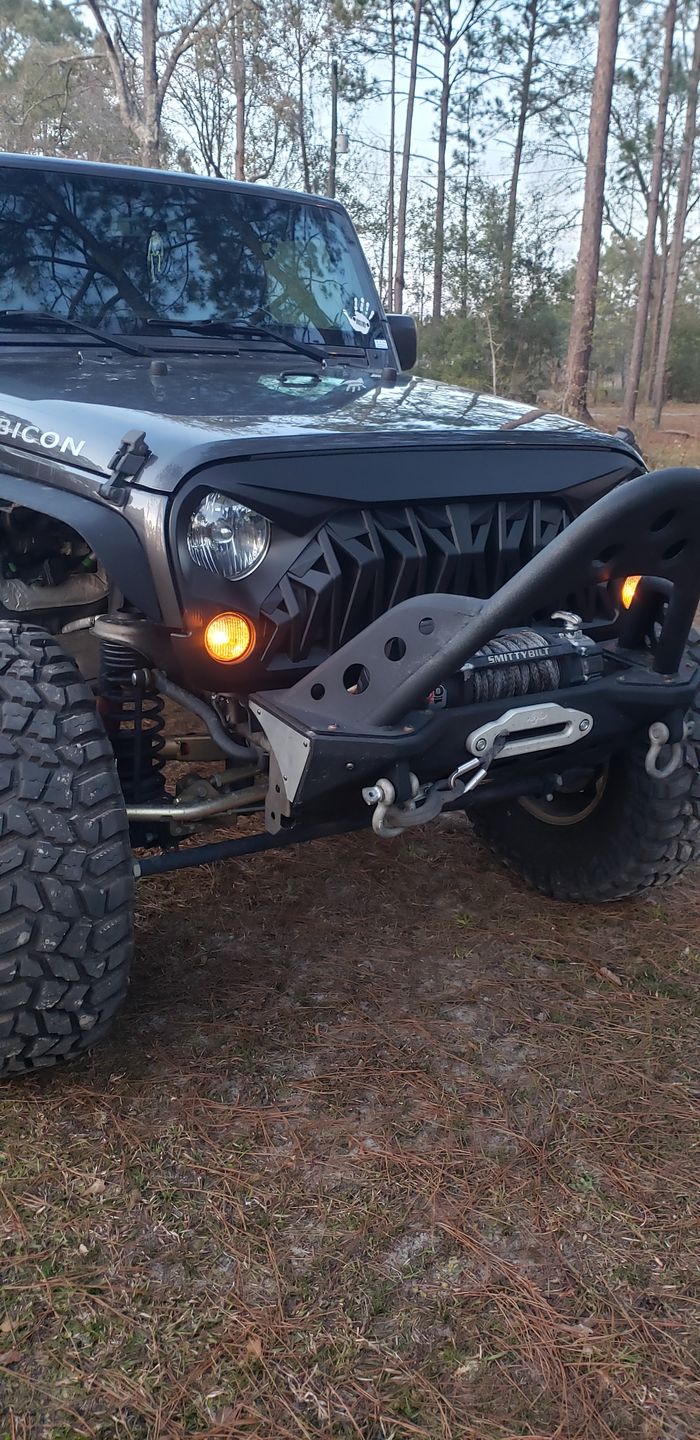 Customer photo review of Shark Grille - Matte Black for 07-18 Wrangler JK