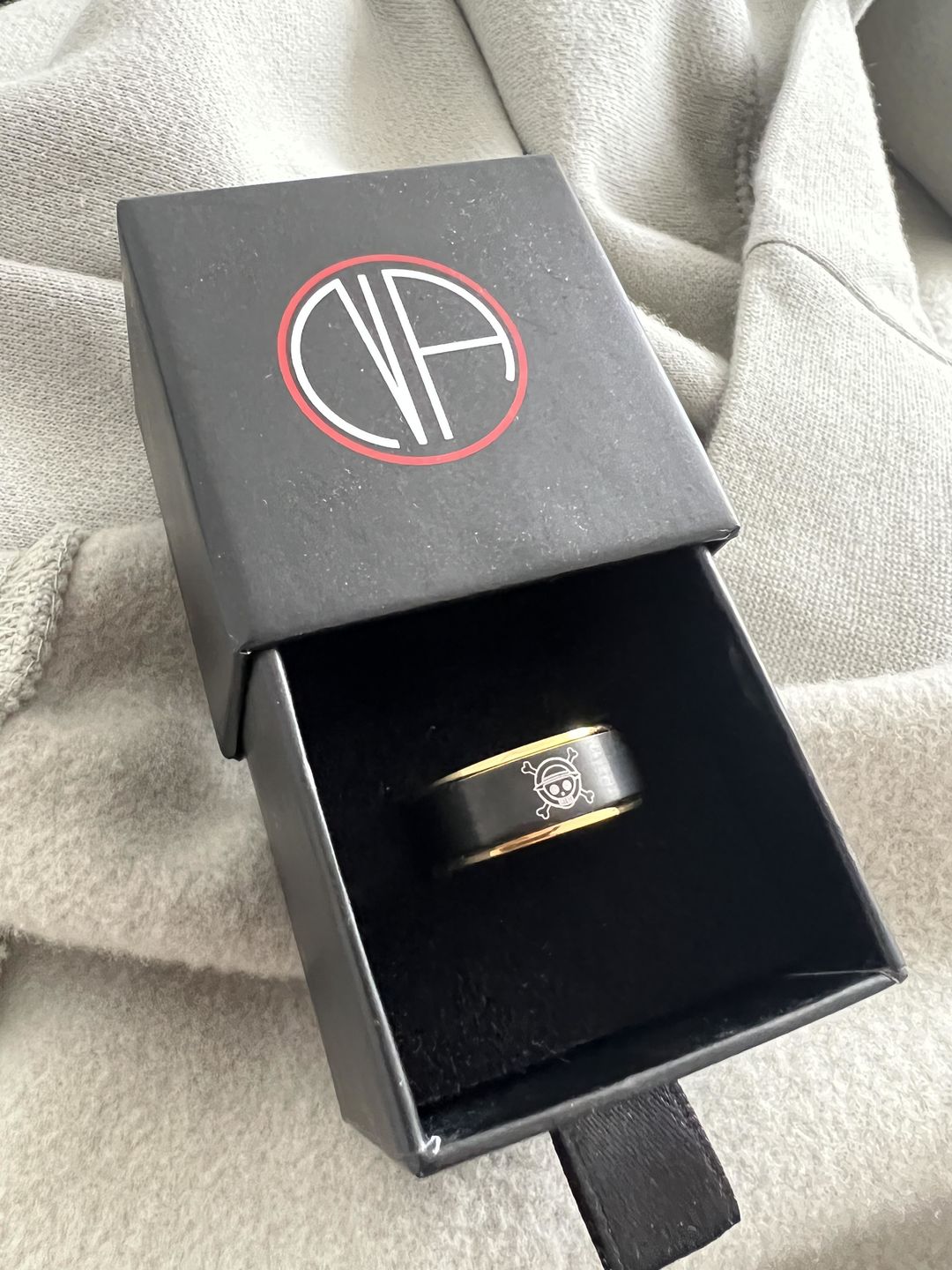 Customer photo review of [Limited Edition] 18K Gold Plated Straw Hat Pirates